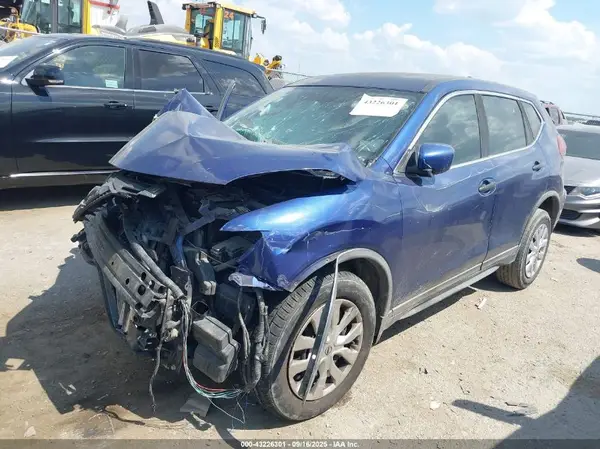 KNMAT2MV9JP573890 2018 NISSAN ROGUE - Image 2
