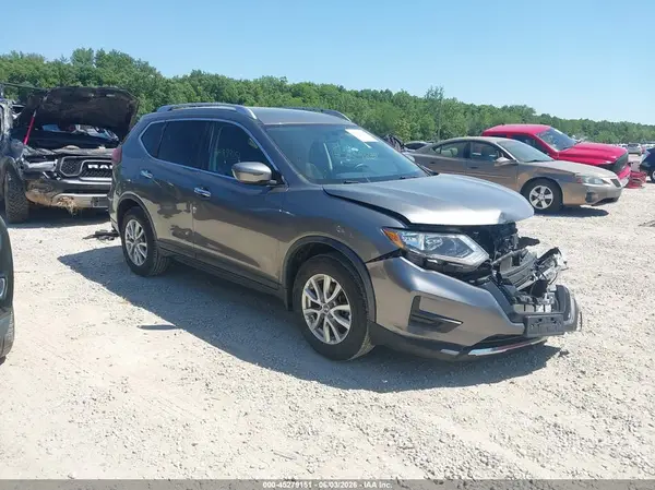 KNMAT2MV9JP578071 2018 NISSAN ROGUE - Image 1