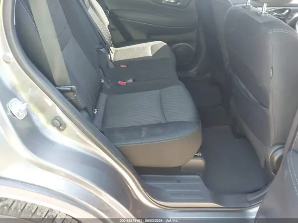 KNMAT2MV9JP578071 2018 NISSAN ROGUE - Image 8