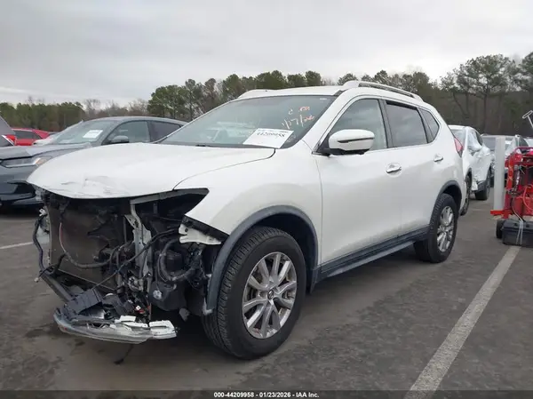 KNMAT2MV9JP580676 2018 NISSAN ROGUE - Image 2