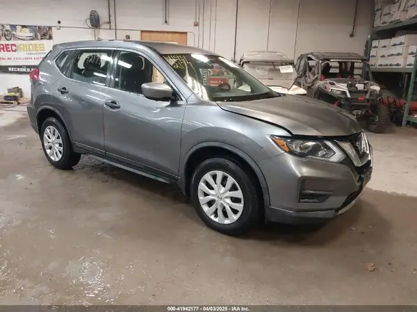 KNMAT2MV9JP583481 2018 NISSAN ROGUE - Image 1