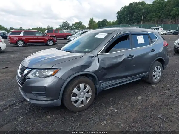 KNMAT2MV9JP585358 2018 NISSAN ROGUE - Image 2