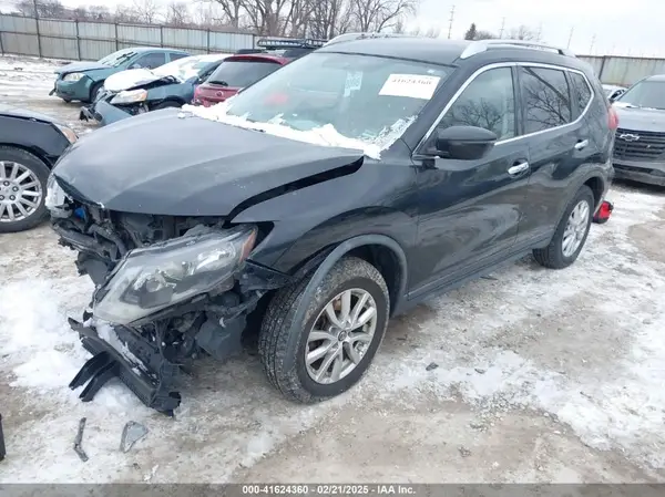 KNMAT2MV9JP588583 2018 NISSAN ROGUE - Image 2