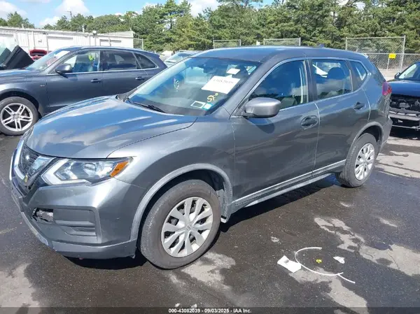 KNMAT2MV9JP588938 2018 NISSAN ROGUE - Image 2
