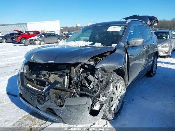 KNMAT2MV9JP591094 2018 NISSAN ROGUE - Image 2