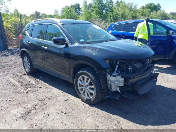 KNMAT2MV9JP593492 2018 NISSAN ROGUE - Image 1