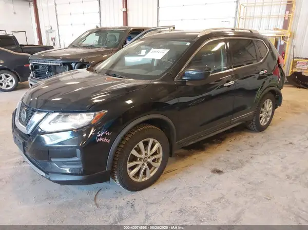 KNMAT2MV9JP595789 2018 NISSAN ROGUE - Image 2