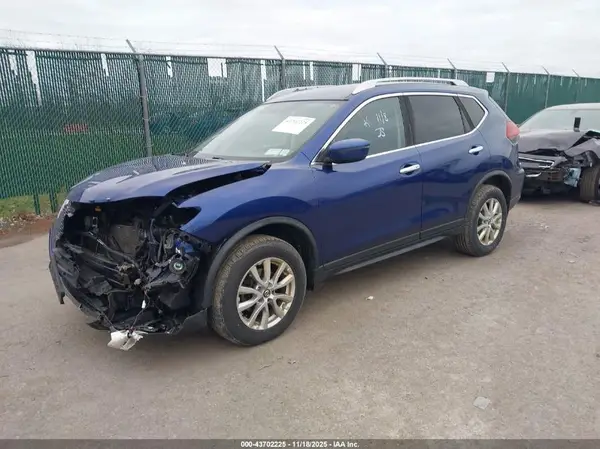KNMAT2MV9JP597073 2018 NISSAN ROGUE - Image 2