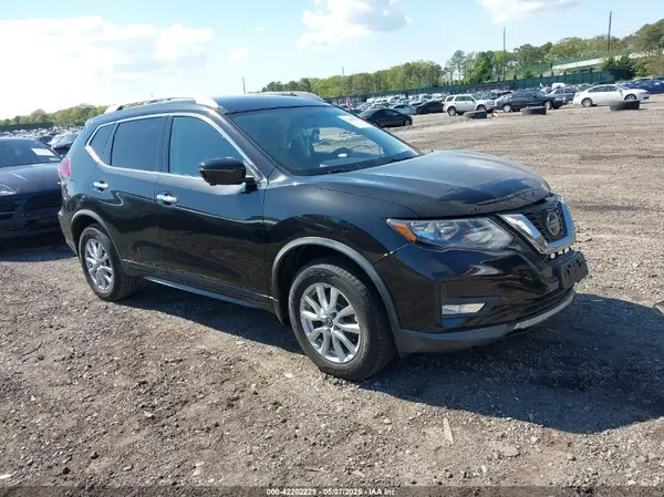 KNMAT2MV9JP600148 2018 NISSAN ROGUE - Image 1