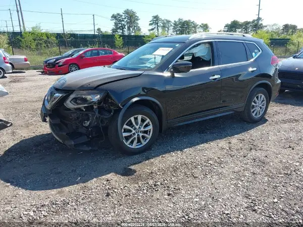 KNMAT2MV9JP600148 2018 NISSAN ROGUE - Image 2