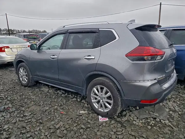 KNMAT2MV9JP601994 2018 NISSAN ROGUE - Image 2