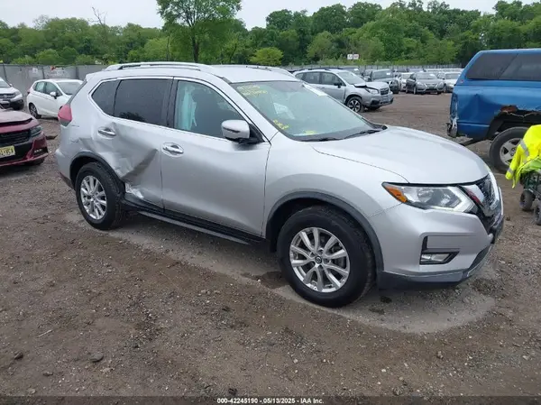 KNMAT2MV9JP602076 2018 NISSAN ROGUE - Image 1