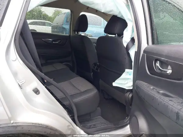 KNMAT2MV9JP602076 2018 NISSAN ROGUE - Image 8