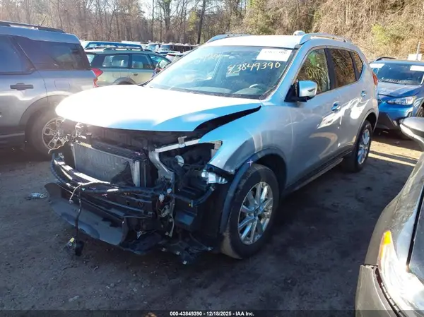 KNMAT2MV9JP603017 2018 NISSAN ROGUE - Image 2