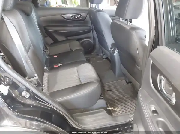 KNMAT2MV9JP609772 2018 NISSAN ROGUE - Image 8