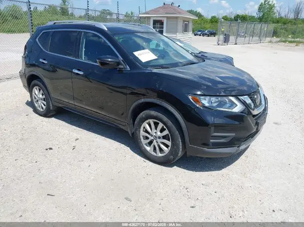 KNMAT2MV9JP613532 2018 NISSAN ROGUE - Image 1
