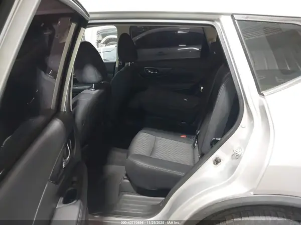 KNMAT2MV9JP614499 2018 NISSAN ROGUE - Image 8
