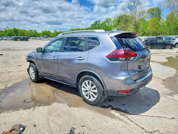 KNMAT2MV9JP615698 2018 NISSAN ROGUE - Image 2
