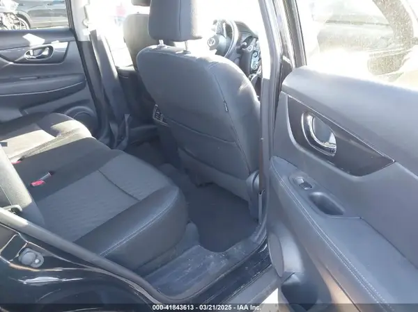 KNMAT2MV9JP619105 2018 NISSAN ROGUE - Image 8