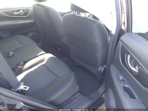 KNMAT2MV9JP620030 2018 NISSAN ROGUE - Image 8