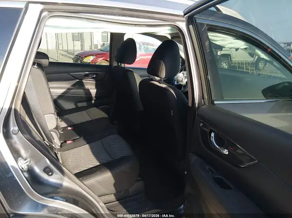 KNMAT2MV9JP620383 2018 NISSAN ROGUE - Image 8