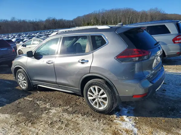 KNMAT2MV9JP621579 2018 NISSAN ROGUE - Image 2
