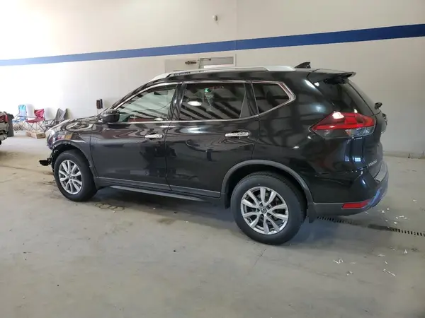 KNMAT2MV9JP622165 2018 NISSAN ROGUE - Image 2