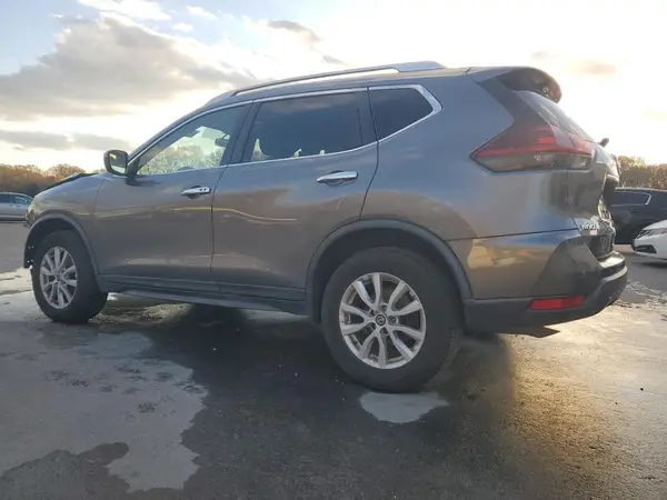 KNMAT2MV9JP623073 2018 NISSAN ROGUE - Image 2