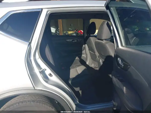 KNMAT2MV9KP515733 2019 NISSAN ROGUE - Image 8
