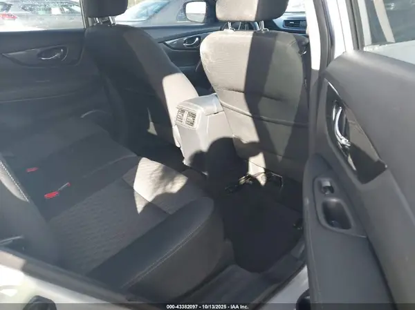 KNMAT2MV9KP516445 2019 NISSAN ROGUE - Image 8