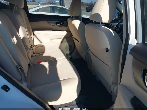 KNMAT2MVXGP627478 2016 NISSAN ROGUE - Image 8