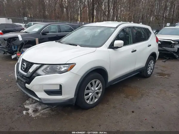 KNMAT2MVXHP504040 2017 NISSAN ROGUE - Image 2