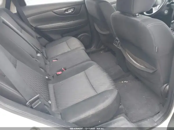 KNMAT2MVXHP504040 2017 NISSAN ROGUE - Image 8