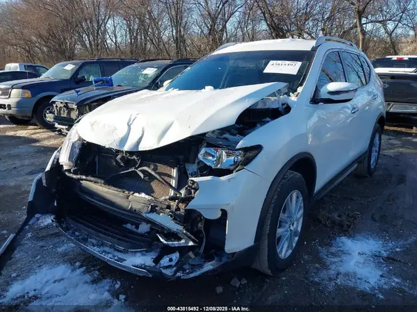 KNMAT2MVXHP506368 2017 NISSAN ROGUE - Image 2