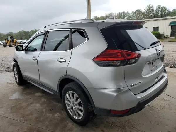 KNMAT2MVXHP507617 2017 NISSAN ROGUE - Image 2