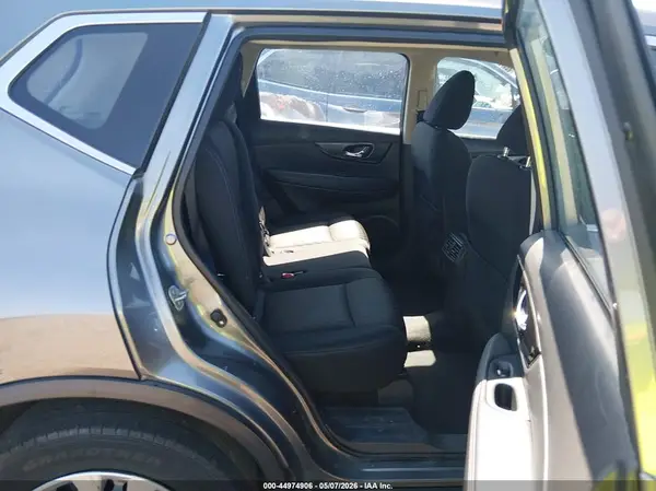 KNMAT2MVXHP508072 2017 NISSAN ROGUE - Image 8