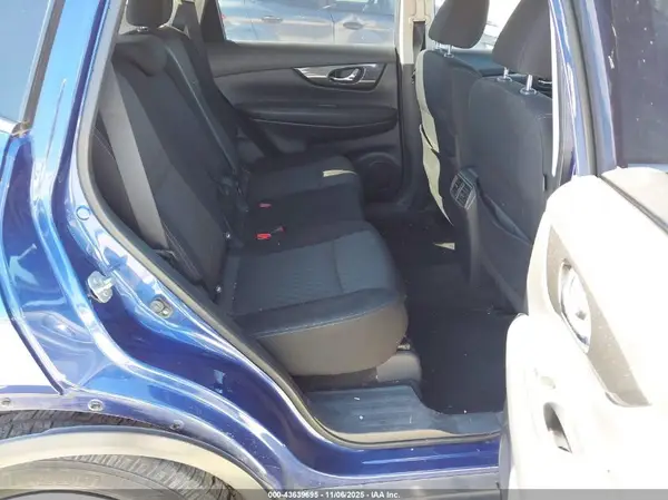 KNMAT2MVXHP513093 2017 NISSAN ROGUE - Image 8