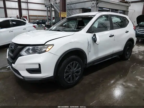 KNMAT2MVXHP514180 2017 NISSAN ROGUE - Image 2