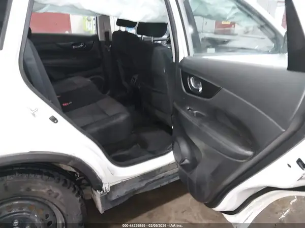 KNMAT2MVXHP514180 2017 NISSAN ROGUE - Image 8