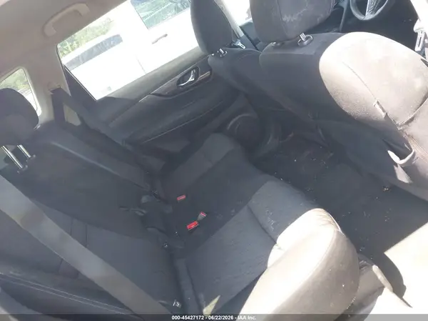 KNMAT2MVXHP515555 2017 NISSAN ROGUE - Image 8