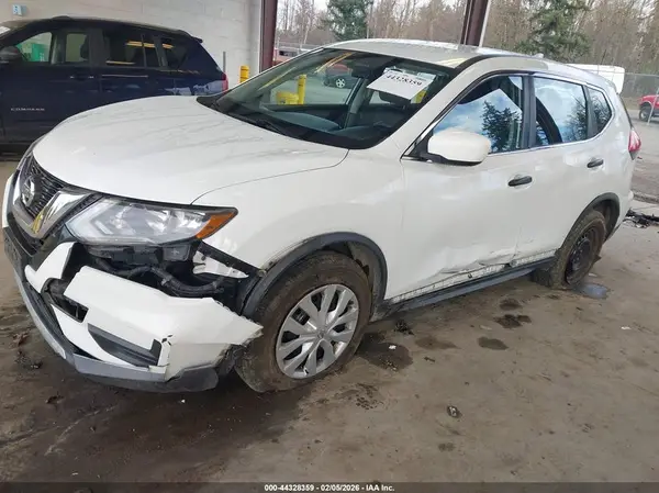 KNMAT2MVXHP518603 2017 NISSAN ROGUE - Image 2