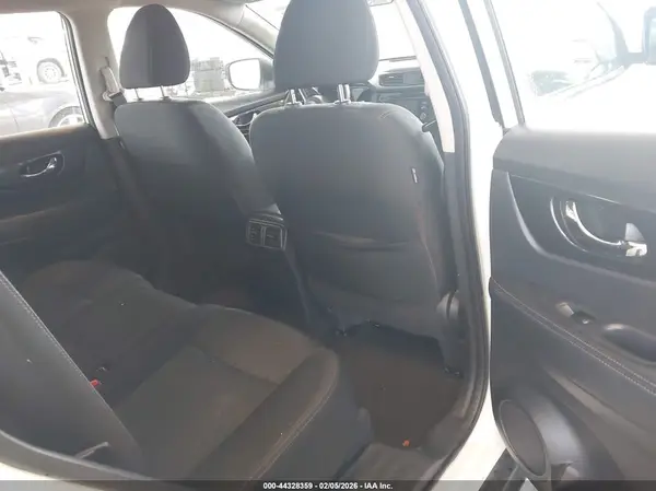KNMAT2MVXHP518603 2017 NISSAN ROGUE - Image 8