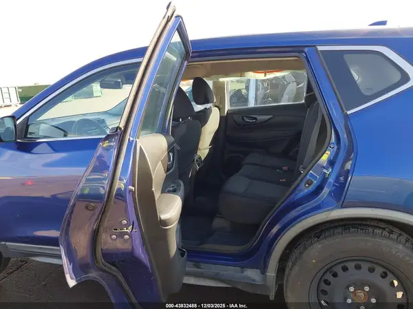 KNMAT2MVXHP519184 2017 NISSAN ROGUE - Image 8