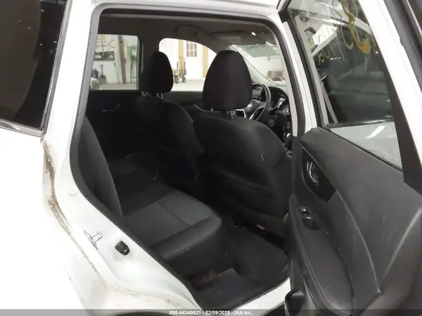 KNMAT2MVXHP522859 2017 NISSAN ROGUE - Image 8