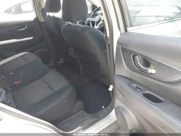 KNMAT2MVXHP526331 2017 NISSAN ROGUE - Image 8