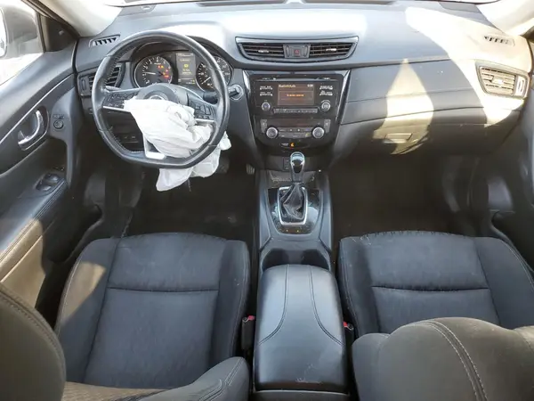 KNMAT2MVXHP526975 2017 NISSAN ROGUE - Image 8