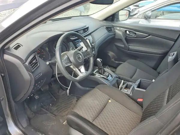 KNMAT2MVXHP527009 2017 NISSAN ROGUE - Image 8