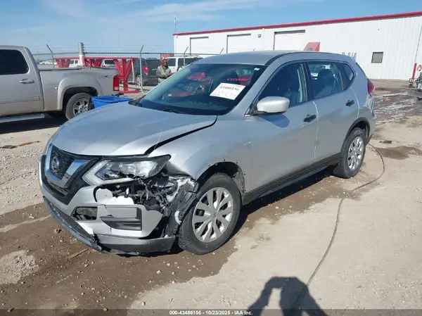 KNMAT2MVXHP527088 2017 NISSAN ROGUE - Image 2