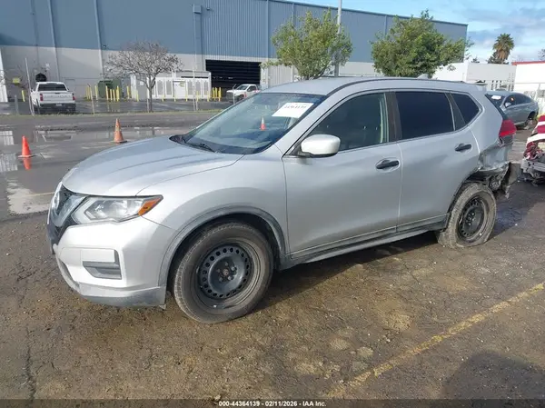 KNMAT2MVXHP527964 2017 NISSAN ROGUE - Image 2