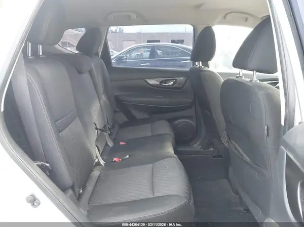 KNMAT2MVXHP527964 2017 NISSAN ROGUE - Image 8